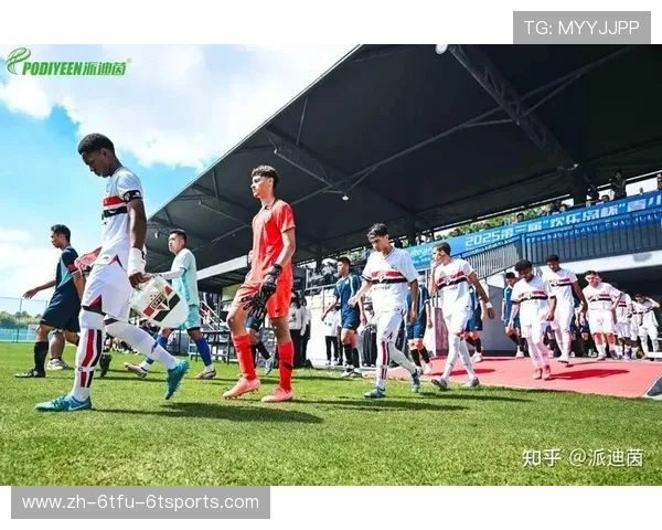 足球纪念赛举办背景通常基于哪些历史事件或传奇人物的致敬需要